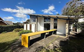 Casa de arquiteto com vista, jardim e lareira